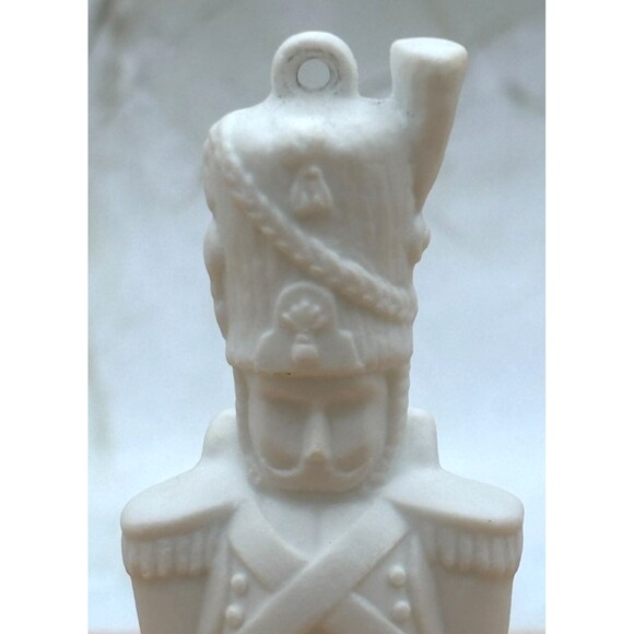 Porcelaines Bernardaud Holiday Ornament Toy Soldier Guard Limoges White Orig Box - Picture 10 of 15